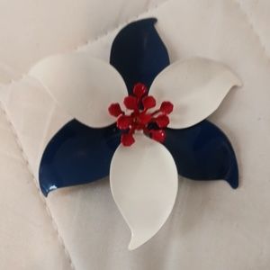 Floral pin